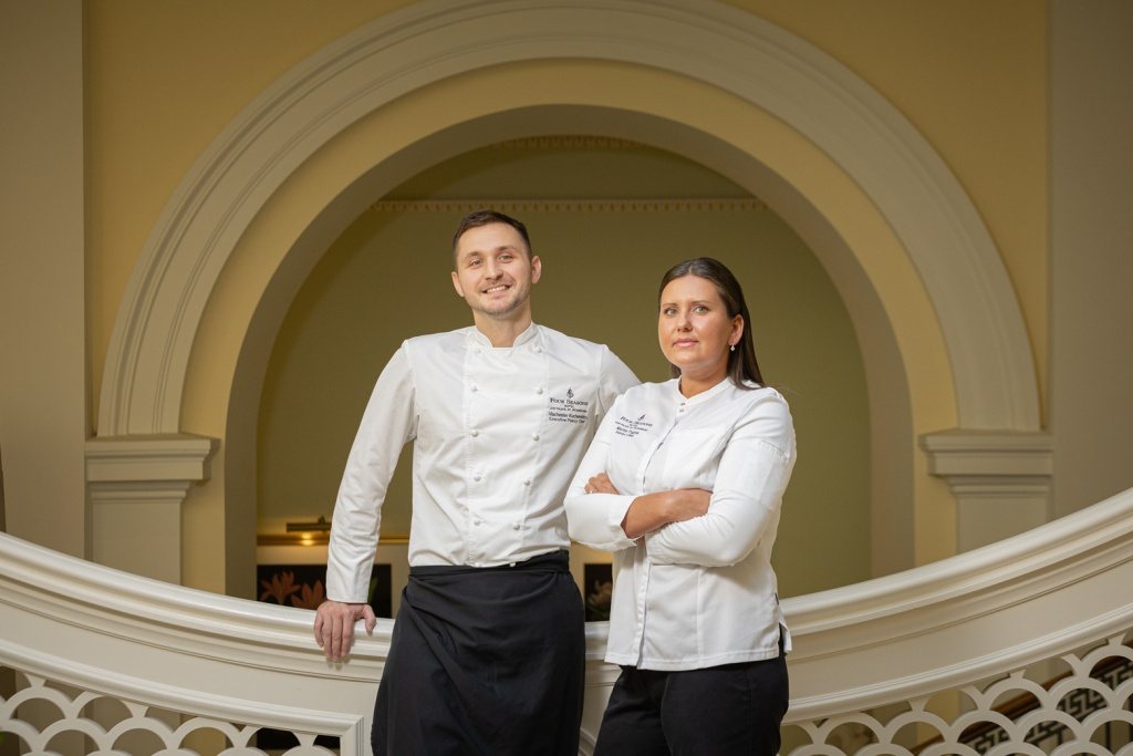 Marina Pugina & Vyacheslav Kucherenko_Tea Lounge_Four Seasons Lion Palace.jpg