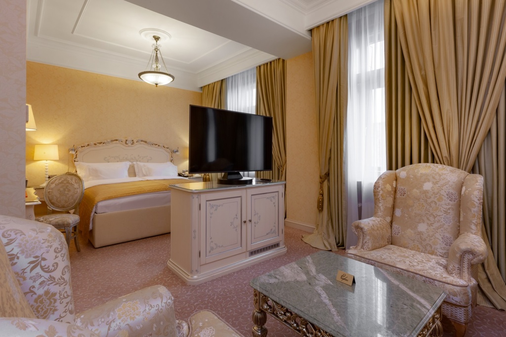 Radisson Collection Hotel (5).jpg
