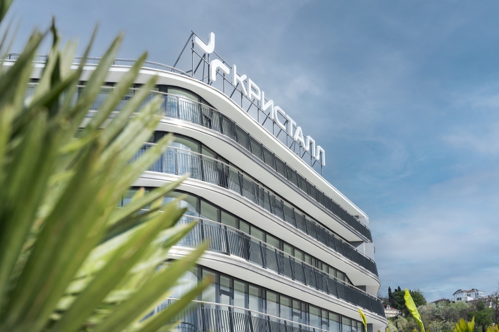 Crystal_Resort_Exterior_05.jpg