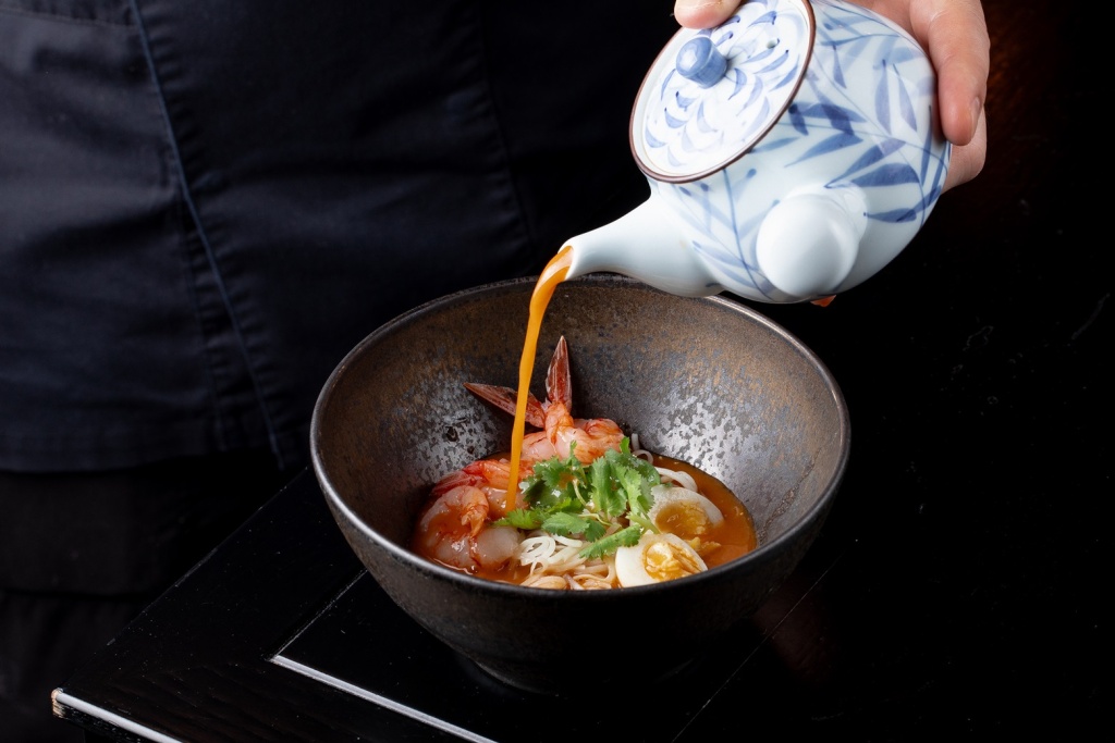 Red prawn laksa_Sintoho55.jpg