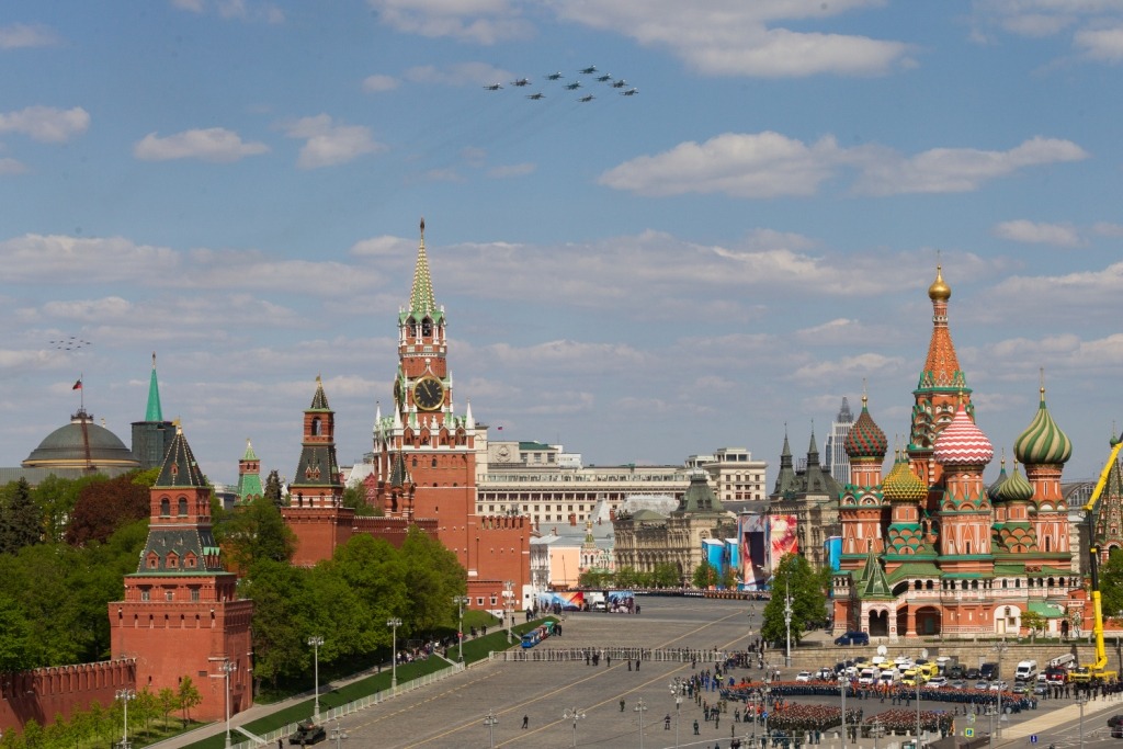 Завтрак с видом на парад