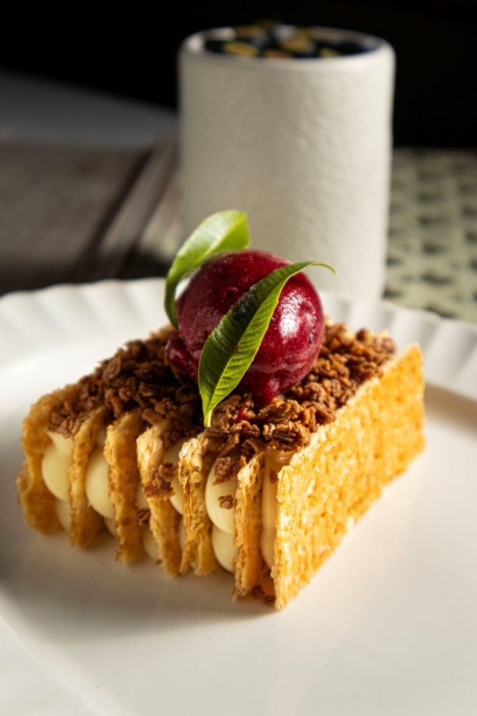 5_Мильфей с черникой в анисе и цитроном_Cafe Claret(1).JPG
