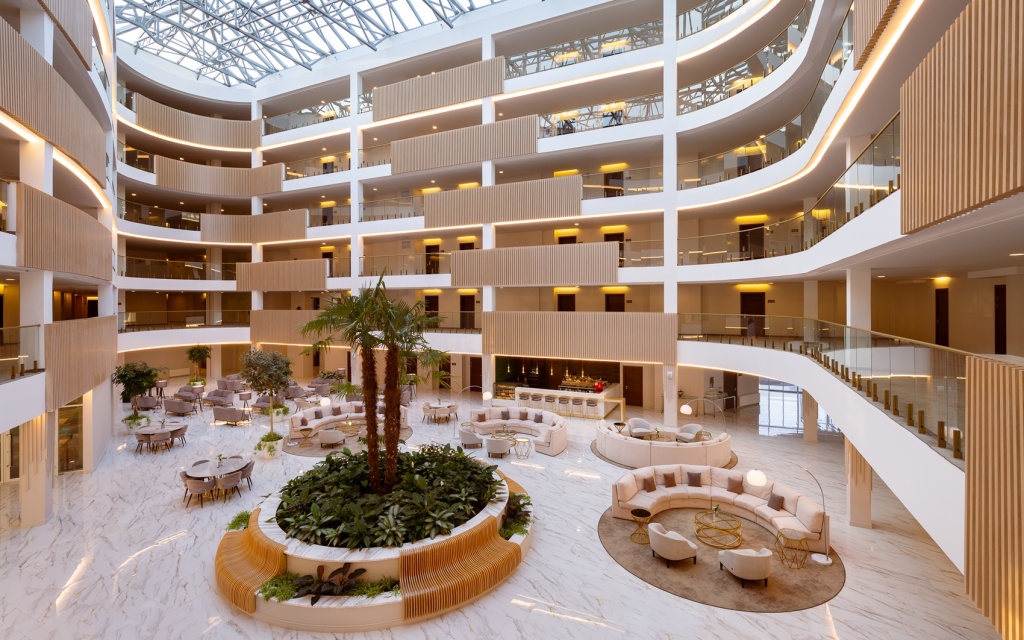 Movenpick_лобби.jpg